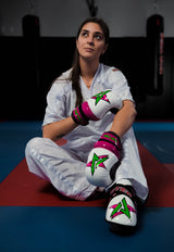 Guantes abiertos Prism Pointfighter TOP TEN en color rosa brillante y blanco