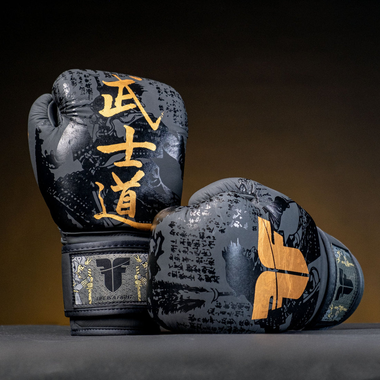 Guantes de boxeo de luchador samurái